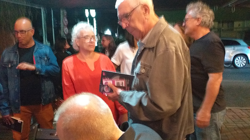 Livro de contos publicado pela Editora Sinete, 2023.