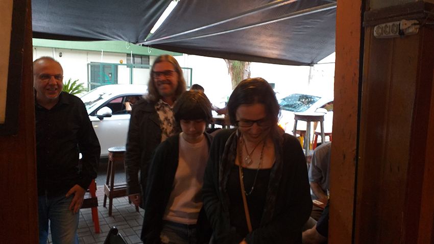 Livro de contos publicado pela Editora Sinete, 2023.