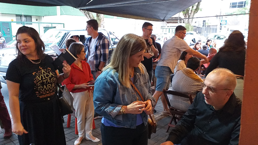  Livro de contos publicado pela Editora Sinete, 2023.